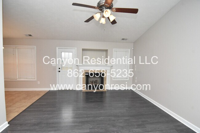 Foto del edificio - 1513 Stonewood Dr
