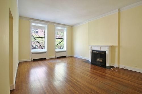 Primary Photo - 20 E 80th St