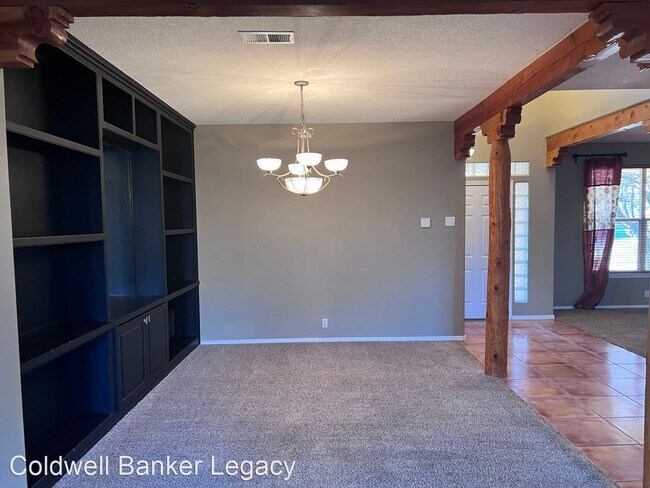 Foto del edificio - 5 br, 3 bath House - 5135 Pebble Rd NW