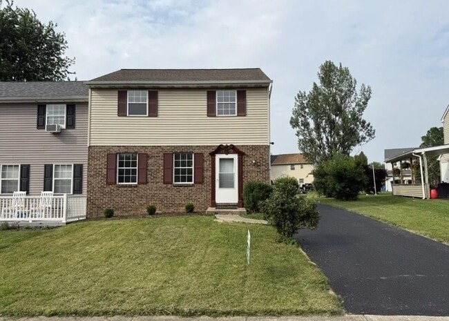 Building Photo - 447 Garland Cir