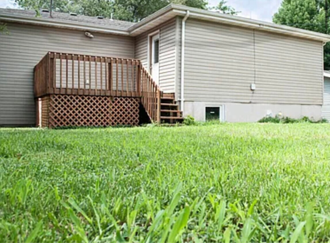 Building Photo - 445 W Erie St