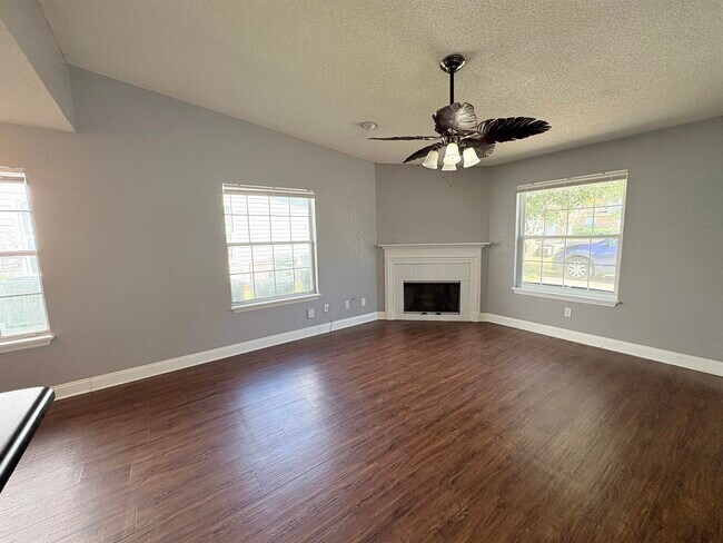 Foto del edificio - 2486 Nugget Ln