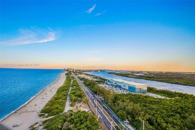 Building Photo - 15701 Collins Ave