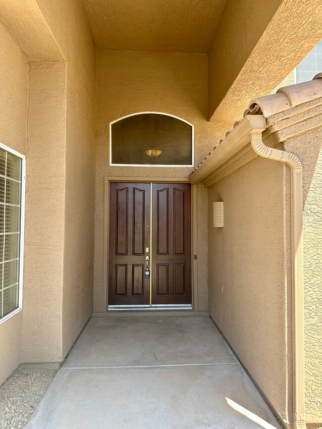 Building Photo - Spectacular Club West Executive home on co...