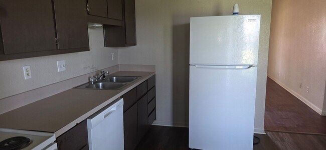 Foto del edificio - 5303 Daybreak Dr