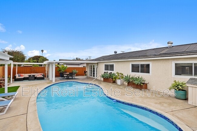 Foto del edificio - 5051 Providence Rd