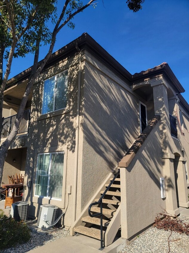 3 Bedroom 2 Bath Condo - 3 Bedroom 2 Bath Condo
