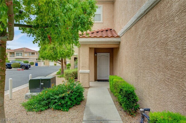 Foto del edificio - 251 S Green Valley Pkwy