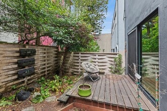 Building Photo - 592-594-594 Corbett Ave