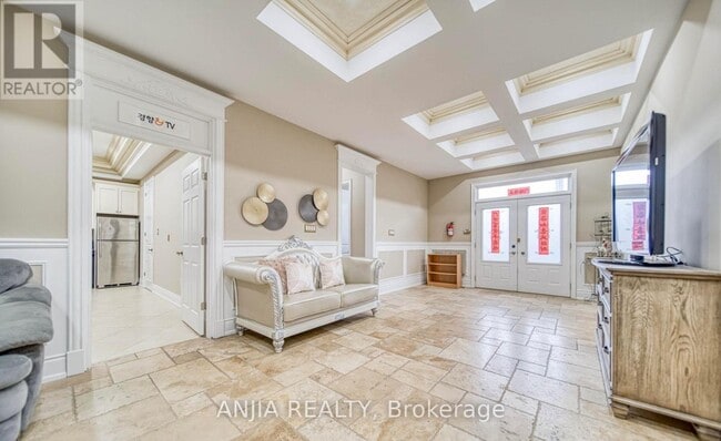 Photo du bâtiment - 83 Elm Ave