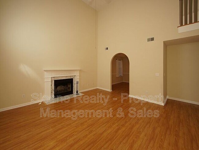 Building Photo - 458 Planters Trace Dr