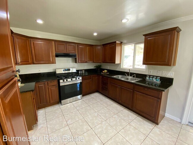 Foto del edificio - 3 br, 2 bath House - 2871 Emerald Drive