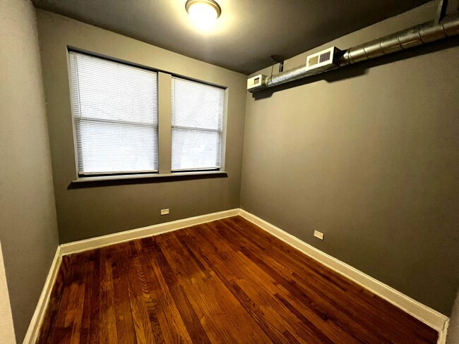 Foto del edificio - 1665 E 79th St