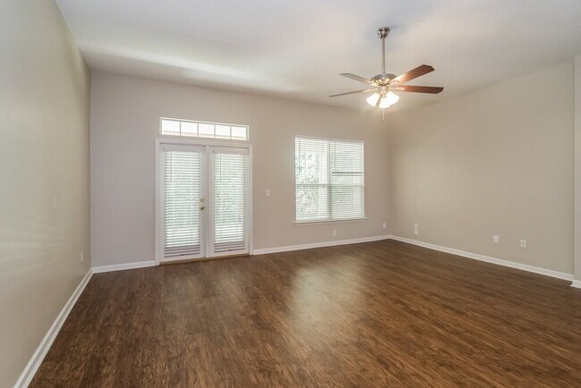 Foto del edificio - 14081 Bradley Cove Rd