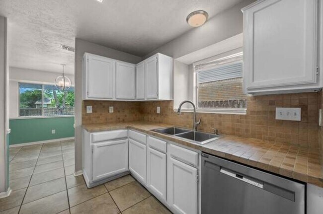 Foto del edificio - 4 Bedroom Single Family Home in Pflugerville