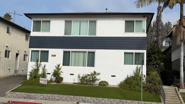 Front of the building - 1728 Grevelia St