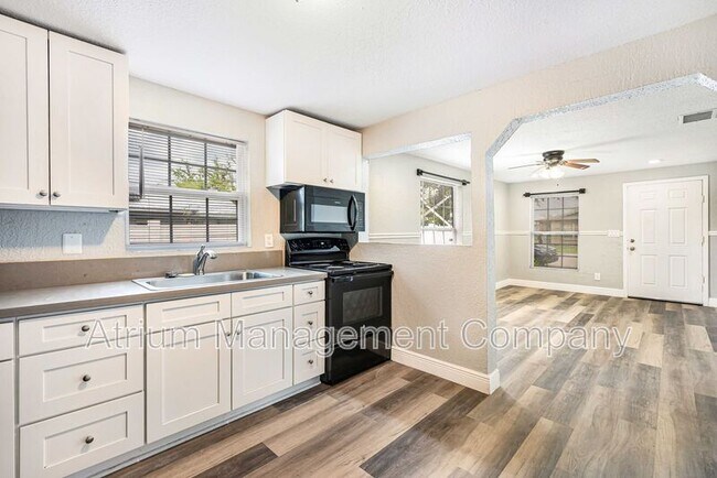 Foto del edificio - 3703 E North Bay St