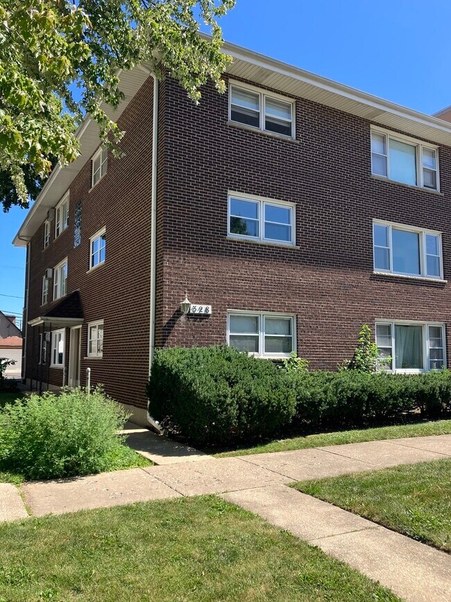 Building Photo - 328 Marengo Ave