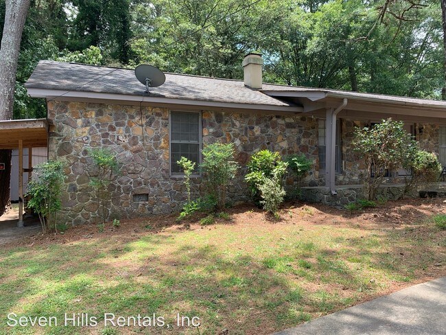 Building Photo - 688-688 Old Summerville Rd NW