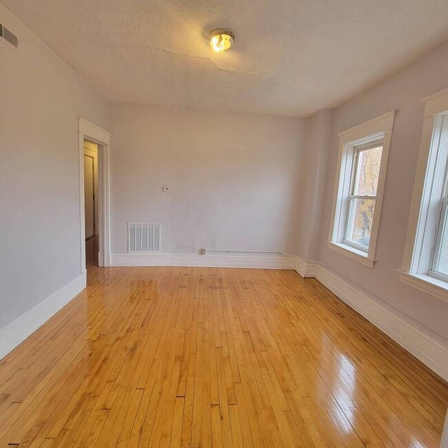 Building Photo - 597 Blair Ave