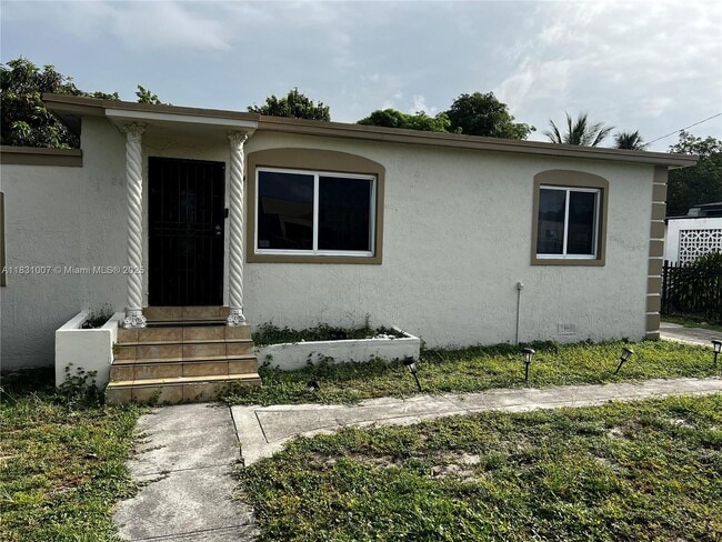 Foto del edificio - 245 NW 117th St