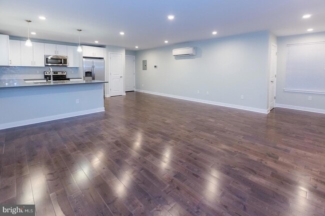 Photo - 1228-32 W College Ave Apartment