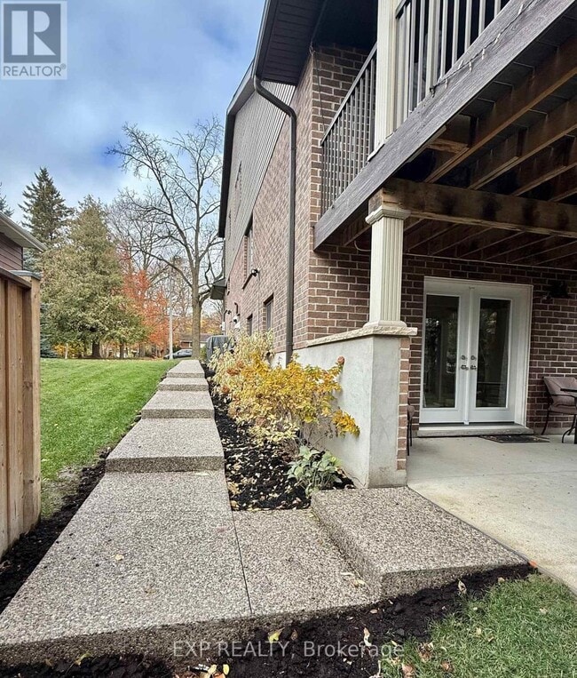 Building Photo - 353 Colborne St