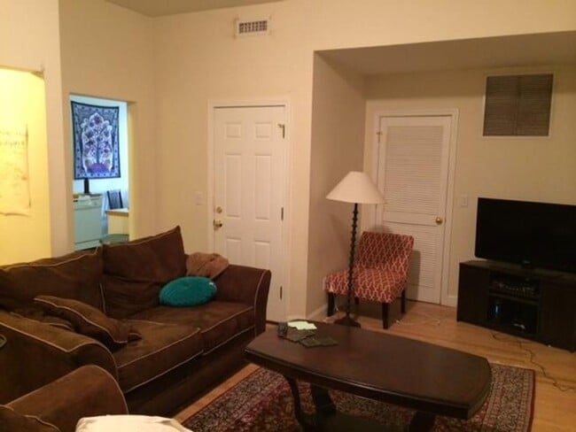 Building Photo - Closest to BU