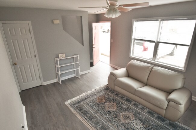 Foto del edificio - 620 S Main St