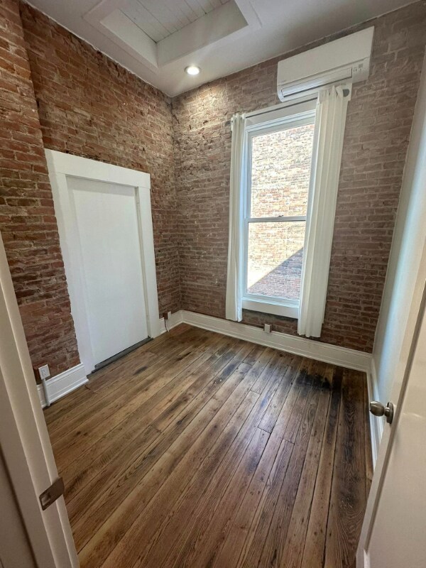 33 Monument Sq Unit G, Urbana, OH 43078 Room for Rent in Urbana, OH