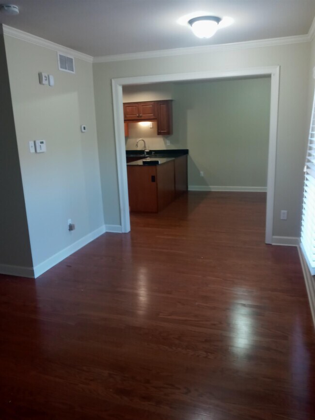 Building Photo - 676 Hotchkiss Ln