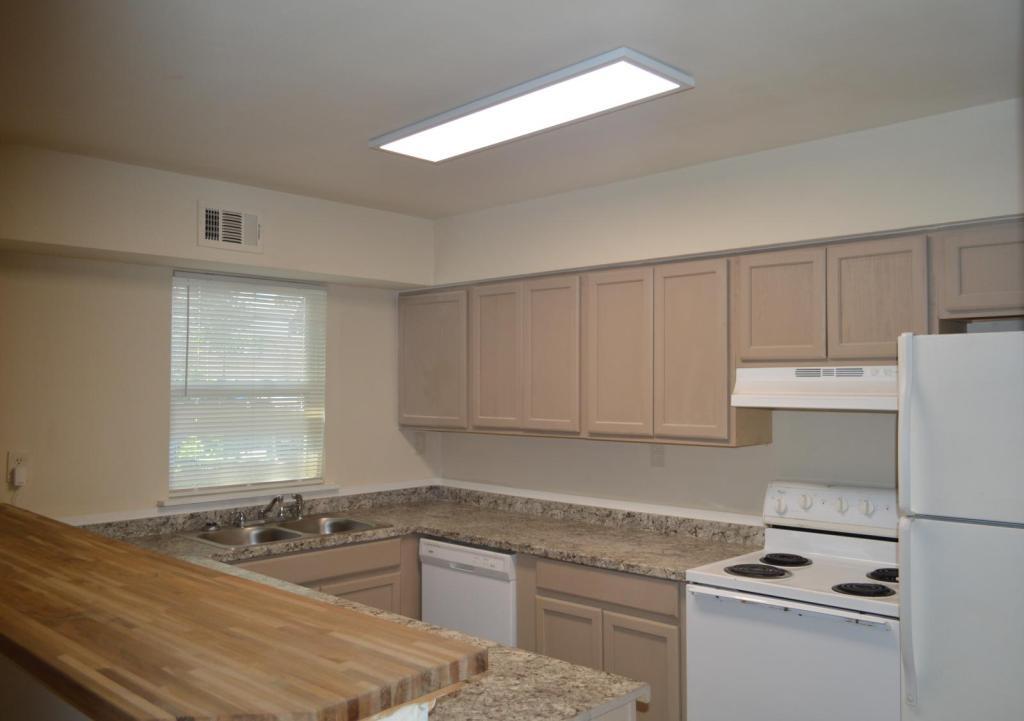 Foto principal - 6977 East Tanners Creek Drive