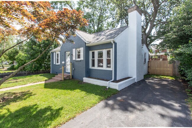 Parte frontal exterior - 114 Harding Ave