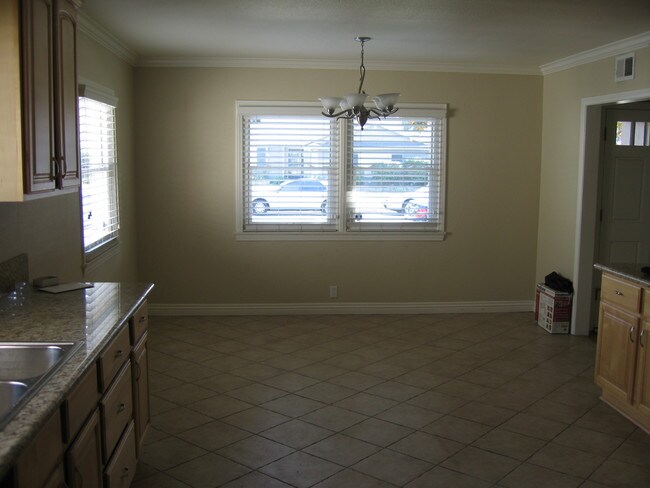 Foto del edificio - 14353 Runnymede St