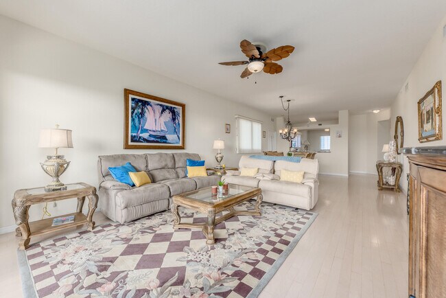 Foto del edificio - 370 Golfview Rd