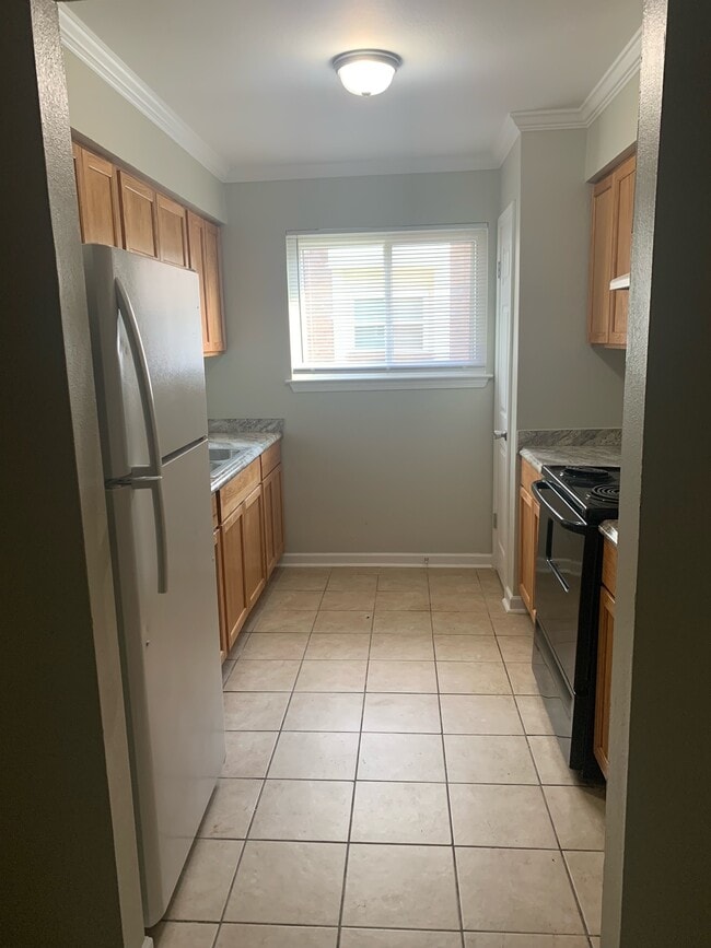 Building Photo - 8746 Elvin Dr