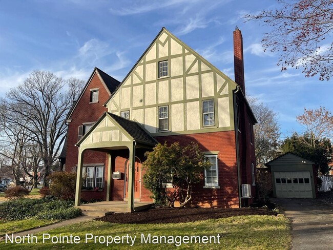 Foto del edificio - 3 br, 2 bath House - 805 Janet Ave