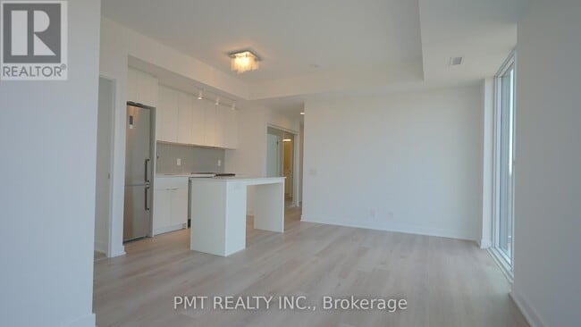 Building Photo - 1660 Bloor St W