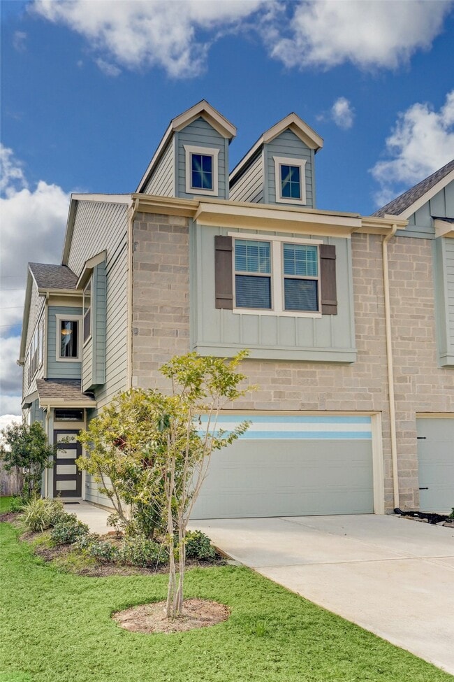Building Photo - 2527 Terrace Point Dr