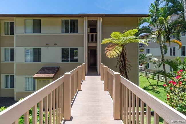 Foto del edificio - Spacious, Clean, Renovated 2BR/2BA/2Pkg in...