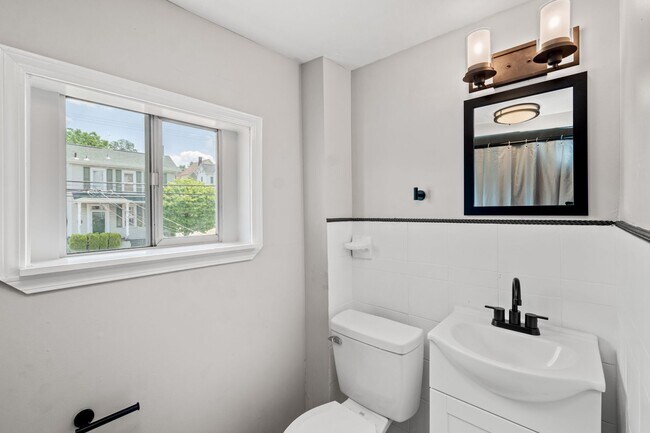 Foto del edificio - Gorgeous 3 bedroom home in Verona available September 1!