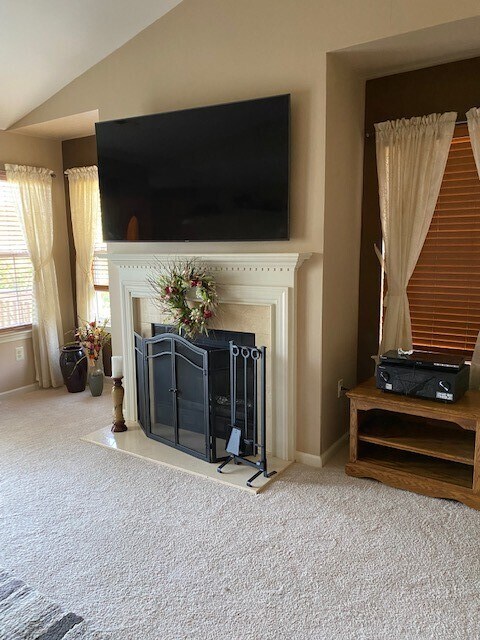 Fireplace/ Flat Screen TV - 153 Wrangler Ct