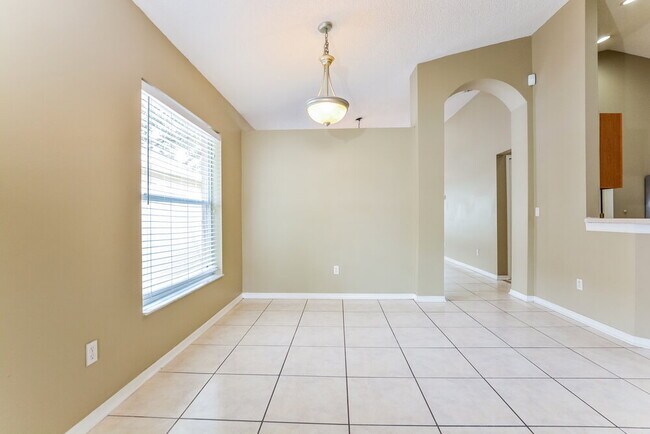 Building Photo - 2113 Carpathian Dr