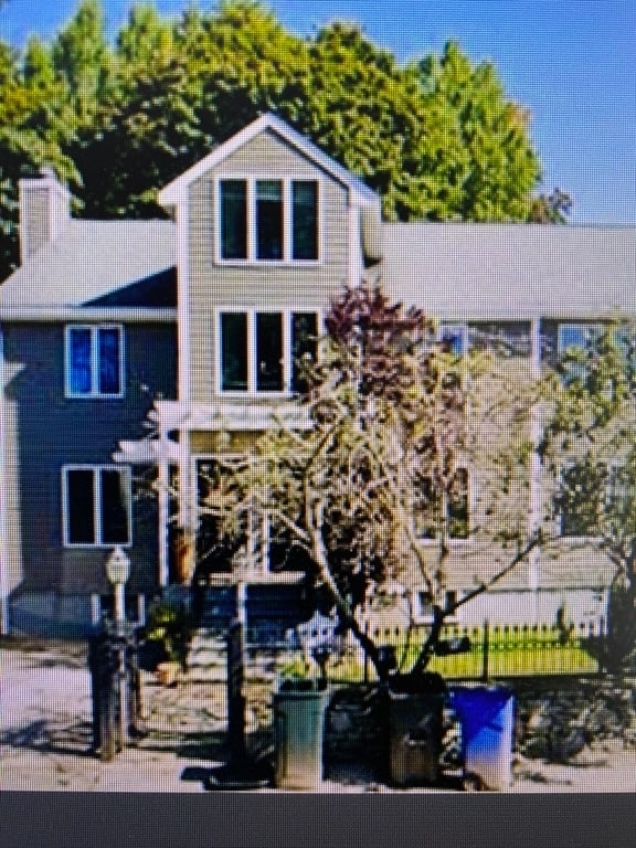 Building Photo - 167 Summer St