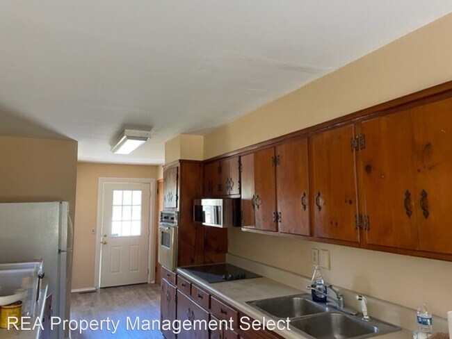 Building Photo - 3 br, 2 bath House - 216 Concord Road