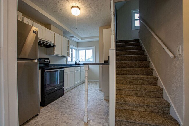 Foto del edificio - Super Cool and Unique 4 Bedroom / 1 Bath Home in Bellevue near Offut!