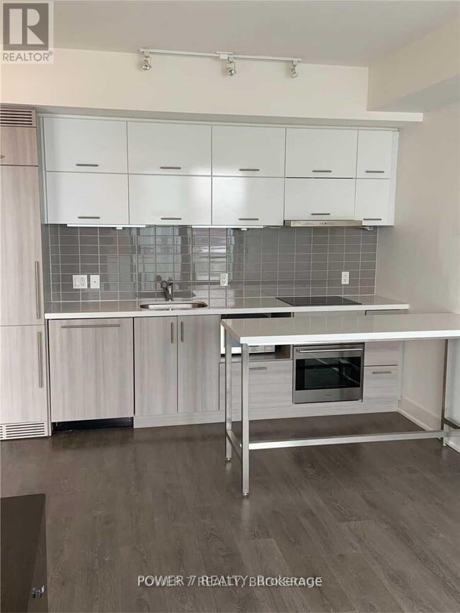 Photo du bâtiment - 8081-8081 Birchmount Rd