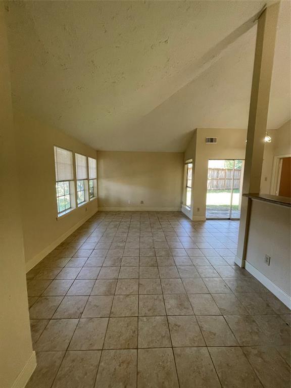 Building Photo - 3112 Tree House Cir