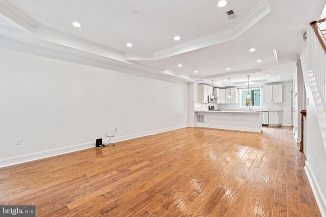 Building Photo - 1110 Orren St NE