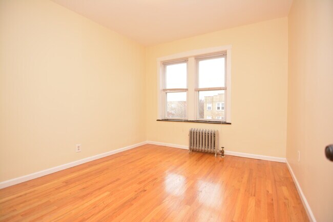Foto del edificio - 4903 N St Louis Ave